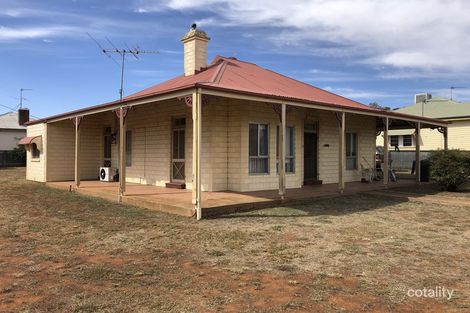 Property photo of 121 Kitchener Road Temora NSW 2666