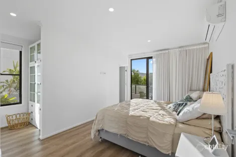Property photo of 58 Evergreen View Robina QLD 4226