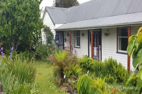 6 Albert St, Branxholm, TAS 7261