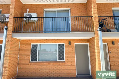 2/46 Off Lane, Gladstone Central, QLD 4680