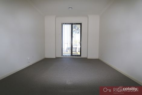 9 Mayesbrook Rd, Manor Lakes, VIC 3024