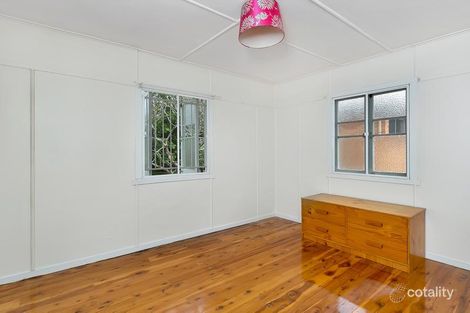 Property photo of 19 Bernays Road Wynnum West QLD 4178