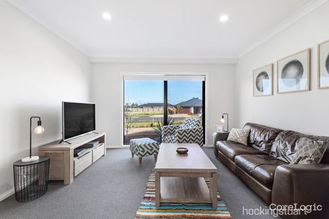 Property photo of 6 Treeve Parkway Werribee VIC 3030