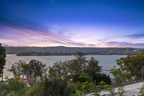 Property photo of 290 Avoca Drive Green Point NSW 2251