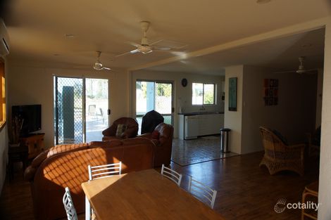 Property photo of 3 Coral Drive Blacks Beach QLD 4740