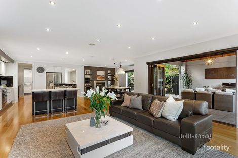 Property photo of 7 Crozier Court McKinnon VIC 3204