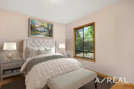 Property photo of 2 Mawarra Crescent Chadstone VIC 3148