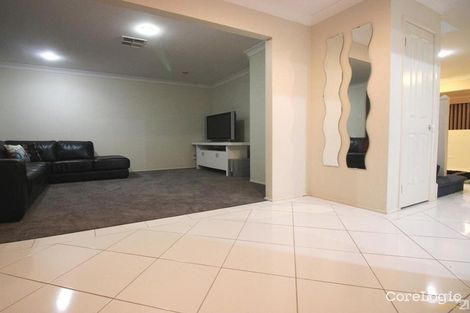 Property photo of 33 Araminta Chase Cameron Park NSW 2285