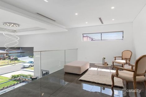 Property photo of 21 Alpine Place Carnes Hill NSW 2171