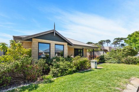 Property photo of 34 Kesiya Turn Aubin Grove WA 6164