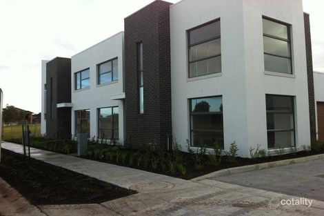 Property photo of 3 Ashberg Drive Waterways VIC 3195