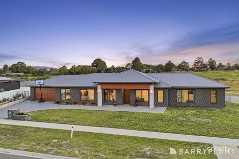 82 Kingston Heath Dr, Drouin, VIC 3818