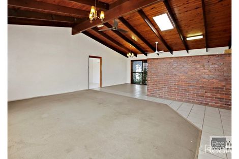 Property photo of 45 Saint Lucia Crescent Avoca QLD 4670