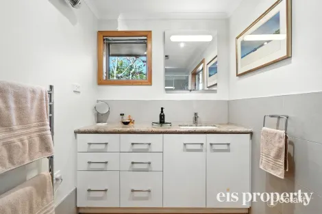 Property photo of 1/341 Nelson Road Mount Nelson TAS 7007