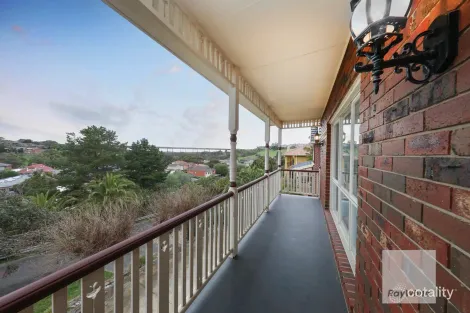 Property photo of 8 Primula Boulevard Gowanbrae VIC 3043