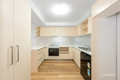 Property photo of 10/33-39 Hooker Boulevard Broadbeach Waters QLD 4218