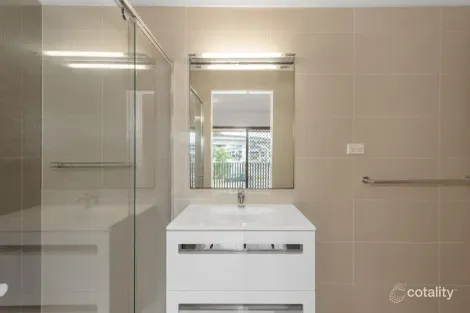 Property photo of 10/33-39 Hooker Boulevard Broadbeach Waters QLD 4218