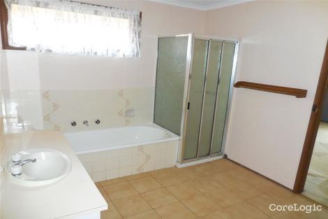 Property photo of 35 Gleneagles Drive Endeavour Hills VIC 3802