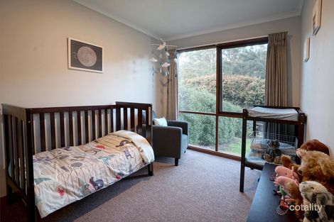 5 Edmunds Rd, Cockatoo, VIC 3781