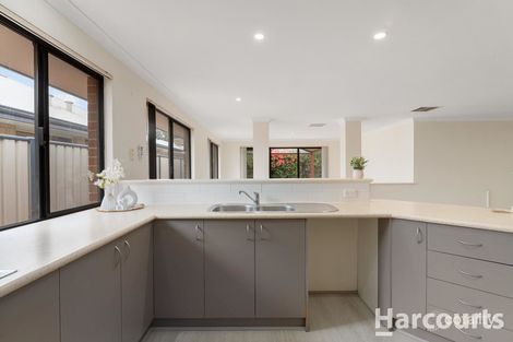 Property photo of 12 Alondro Way Meadow Springs WA 6210