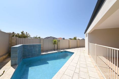 Property photo of 6 Masthead Close Jindalee WA 6036