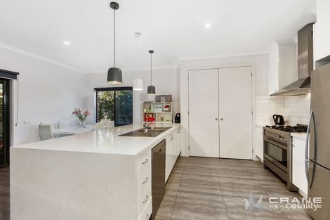 Property photo of 9 Murchison Place Caroline Springs VIC 3023
