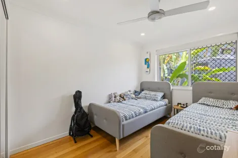 Property photo of 2/6 Warrie Close Paradise Point QLD 4216