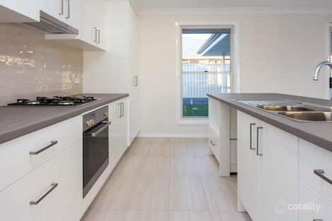 Property photo of 2 Basalt Way Kelso NSW 2795