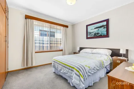 Property photo of 76 Calvert Street Hamlyn Heights VIC 3215