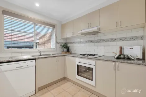 Property photo of 2/10 Bonham Crescent Oakleigh East VIC 3166