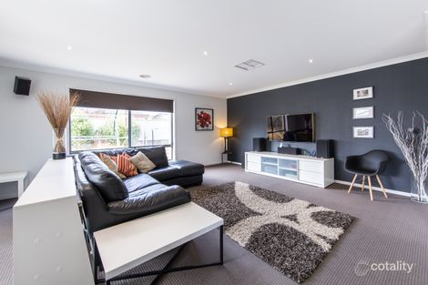 Property photo of 15 McMeeken Way Epsom VIC 3551