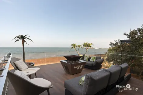 42 Prince Edward Pde, Redcliffe, QLD 4020