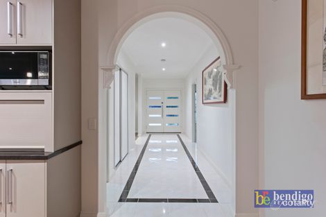 Property photo of 12 Marlo Court Strathdale VIC 3550