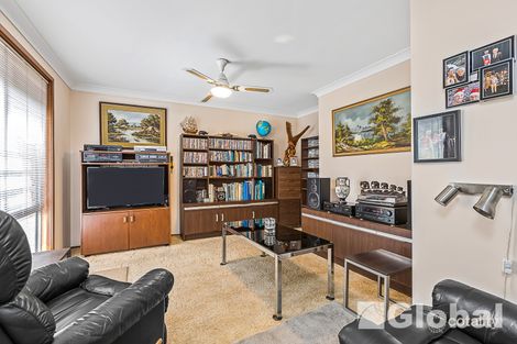 Property photo of 8 Lexcen Close Woodrising NSW 2284