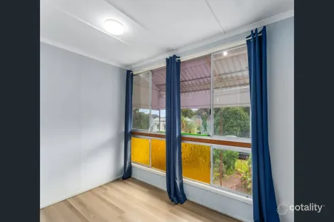 Property photo of 3 Duce Street Bundamba QLD 4304