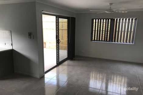 1/4 Awoonga Cres, Morayfield, QLD 4506