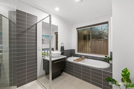 Property photo of 4 Muscari Drive Pakenham VIC 3810