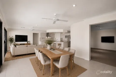 Property photo of 8 Ironbark Circuit Everton Hills QLD 4053