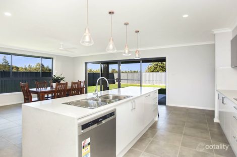 Property photo of 19 Tropicbird Crescent Old Bar NSW 2430