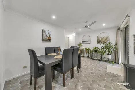 Property photo of 34 Jonquil Circuit Flinders View QLD 4305