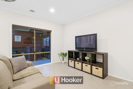 Property photo of 15 Waldo Avenue Cranbourne North VIC 3977