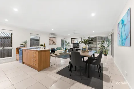 Property photo of 6 Baronet Place Pallara QLD 4110