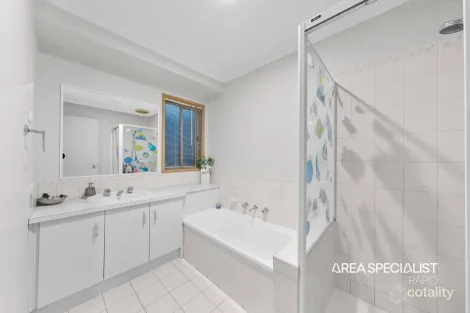 Property photo of 2 Alpha Close Hampton Park VIC 3976