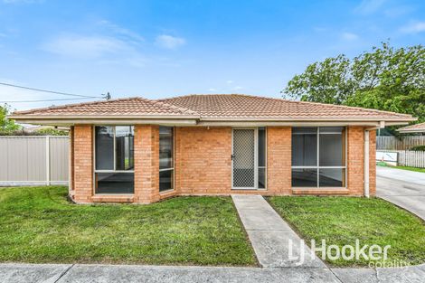 1/5 Maureen Cl, Cranbourne West, VIC 3977