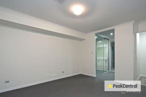 Property photo of 30 Wintergreen Crescent Treeby WA 6164