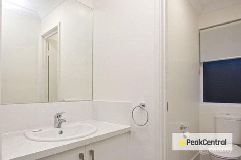Property photo of 30 Wintergreen Crescent Treeby WA 6164