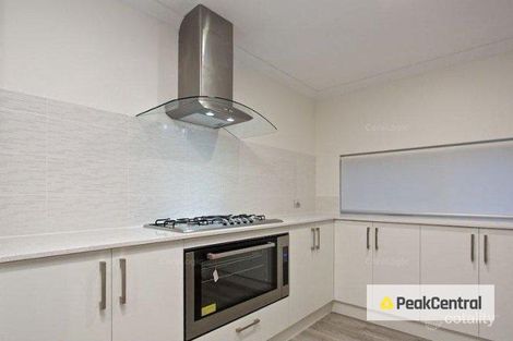 Property photo of 30 Wintergreen Crescent Treeby WA 6164