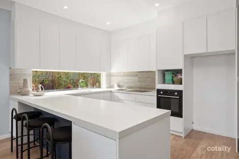 Property photo of 36 Mitchell Street Chifley NSW 2036