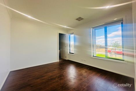 Property photo of 14 Nitre Street Manor Lakes VIC 3024