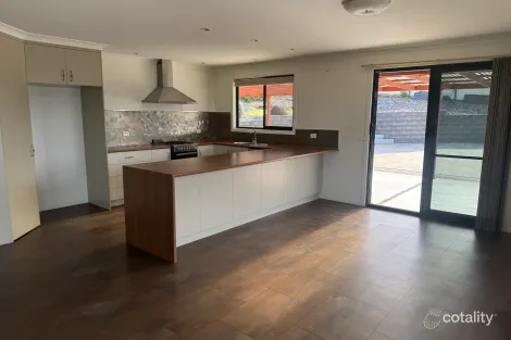 Property photo of 1 Rowena Court Devonport TAS 7310